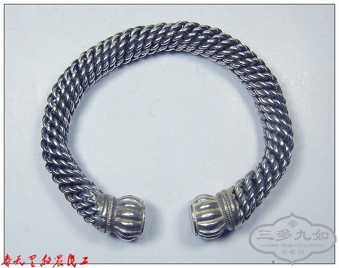 2023499qfl12cc90amcqms.jpg