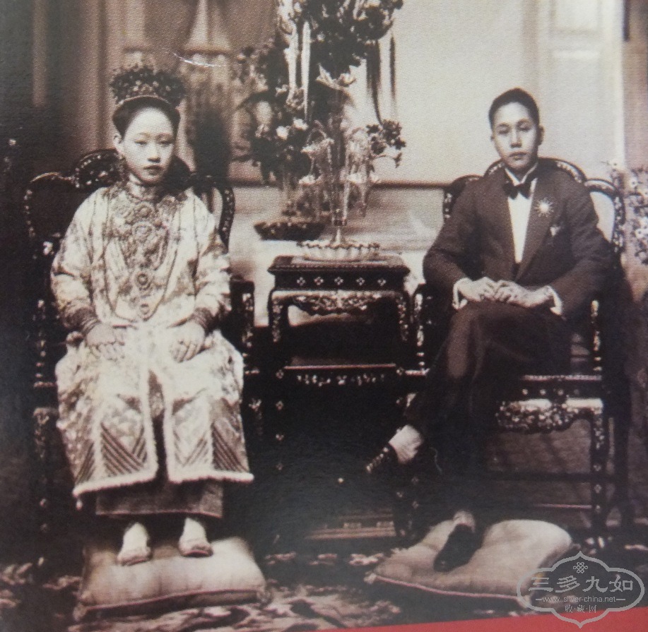 Pinang Peranakan Mansion couple 3.JPG