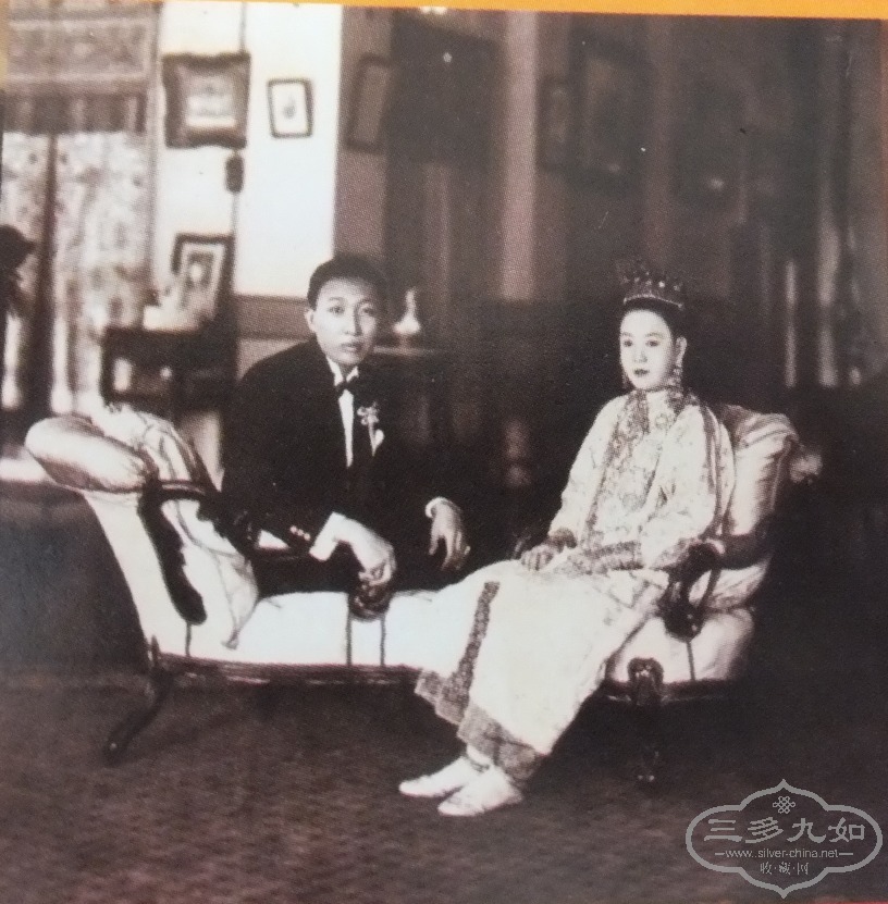 Pinang Peranakan Mansion couple 1.JPG