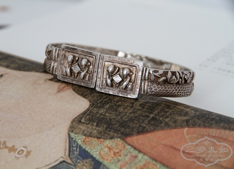 figural bangle 9079.JPG
