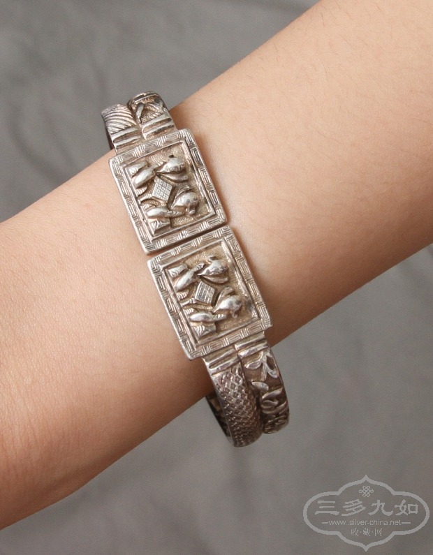 figural bangle 9402a.JPG