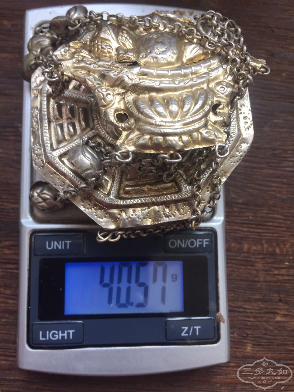 1277418491.jpg